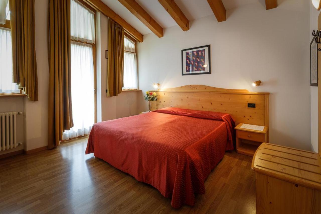 Hotel La Locanda Pinzolo Eksteriør billede