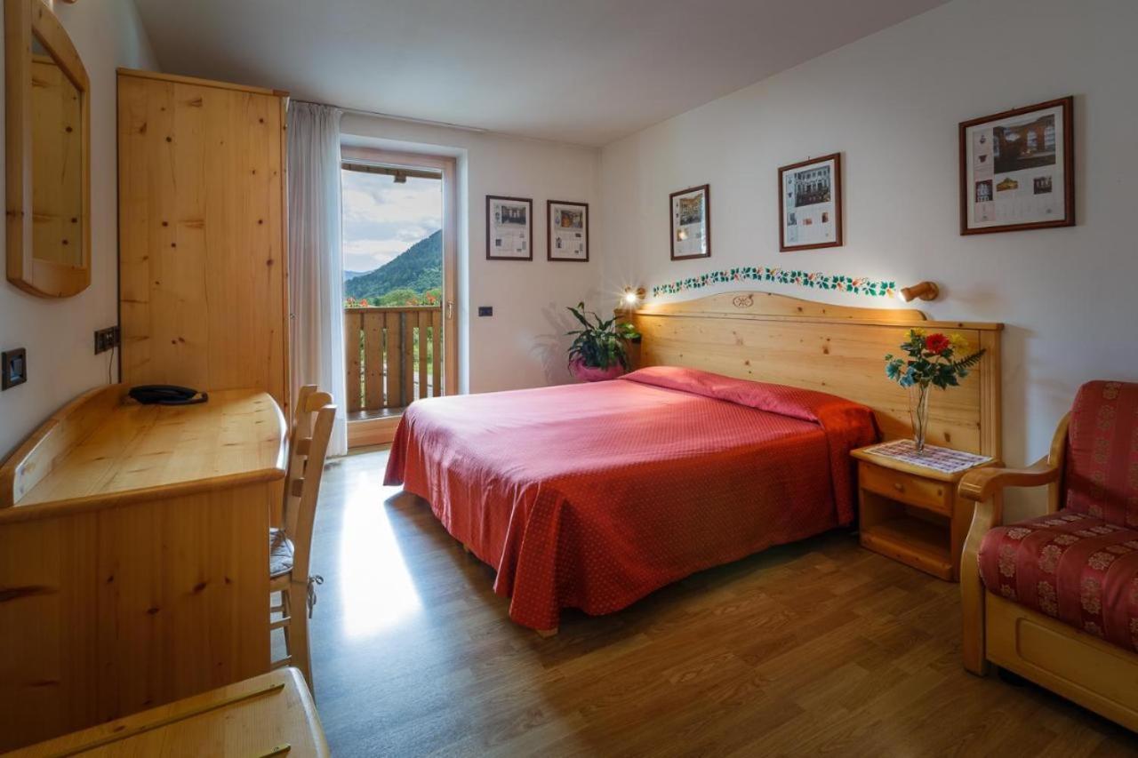 Hotel La Locanda Pinzolo Eksteriør billede