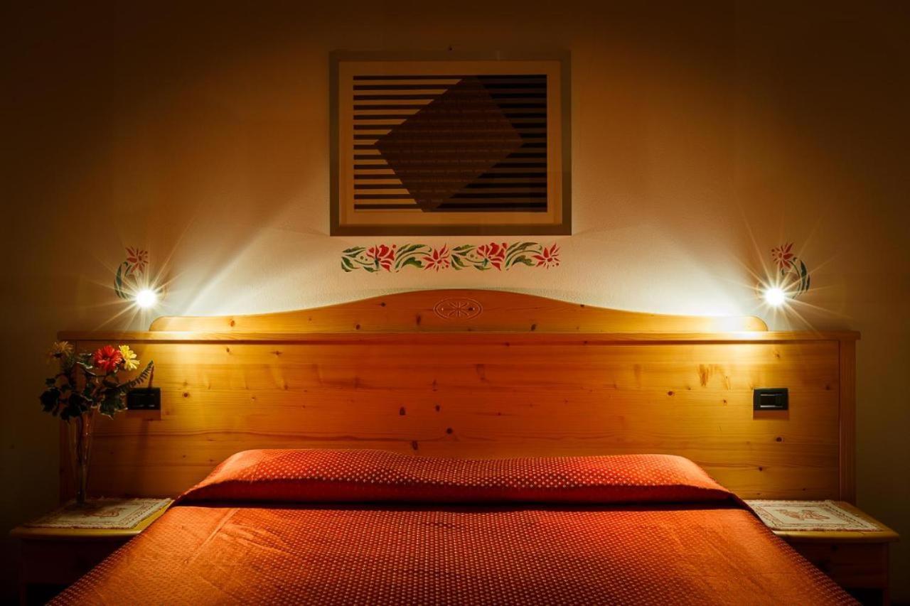 Hotel La Locanda Pinzolo Eksteriør billede