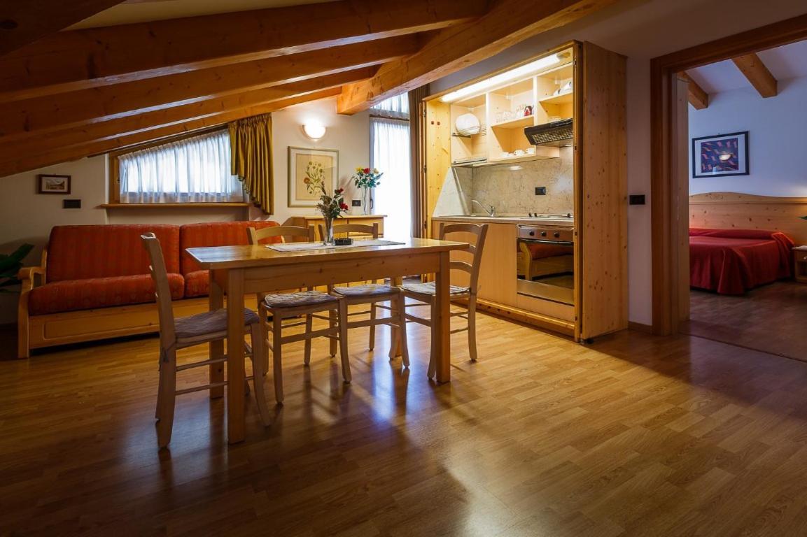 Hotel La Locanda Pinzolo Eksteriør billede
