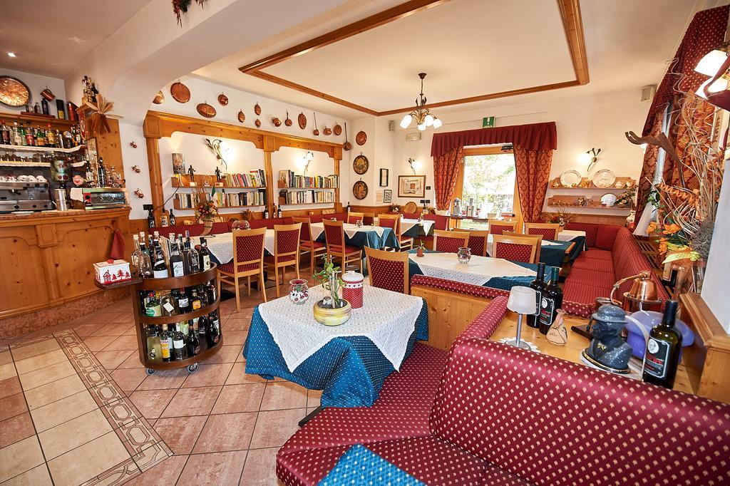 Hotel La Locanda Pinzolo Eksteriør billede