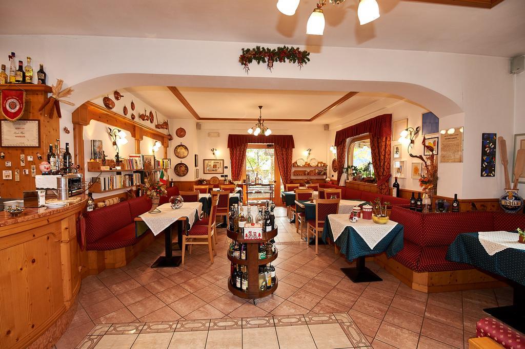 Hotel La Locanda Pinzolo Eksteriør billede
