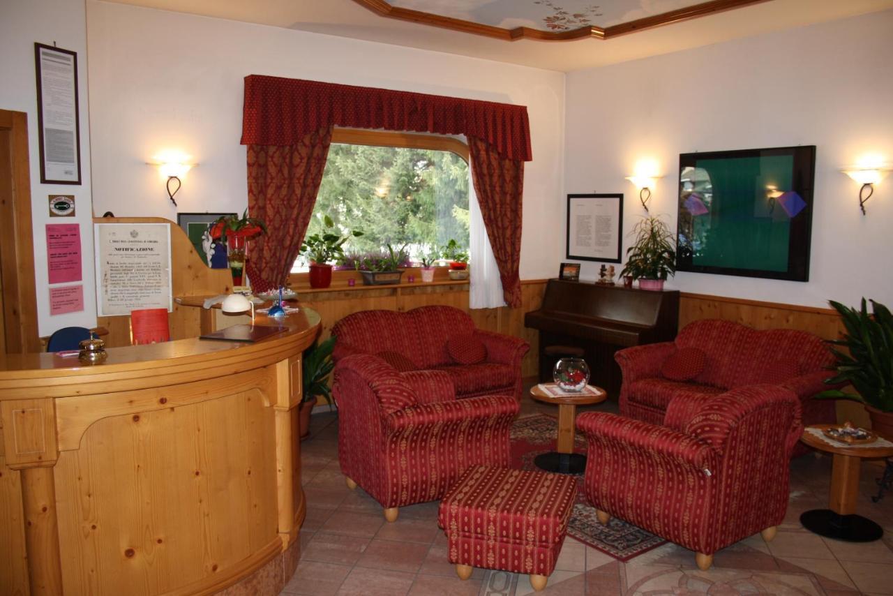 Hotel La Locanda Pinzolo Eksteriør billede